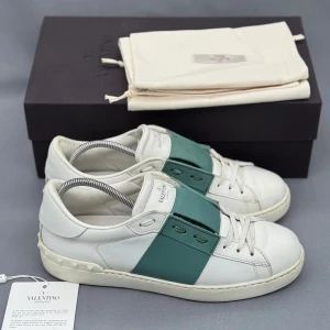 Valentino Open | 43 - Valentino Open sneakers | Grymt skick! | Original dustbag ingår! | INGA BYTEN | Fraktar spårbart eller möts upp i Täby 