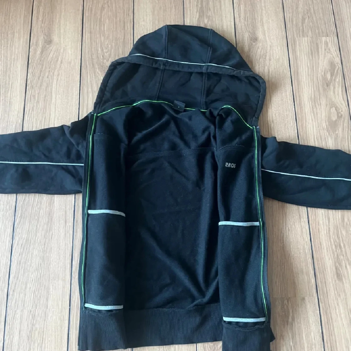 Svart hoodie från BOSS med dragkedja (sällsynt) - 2