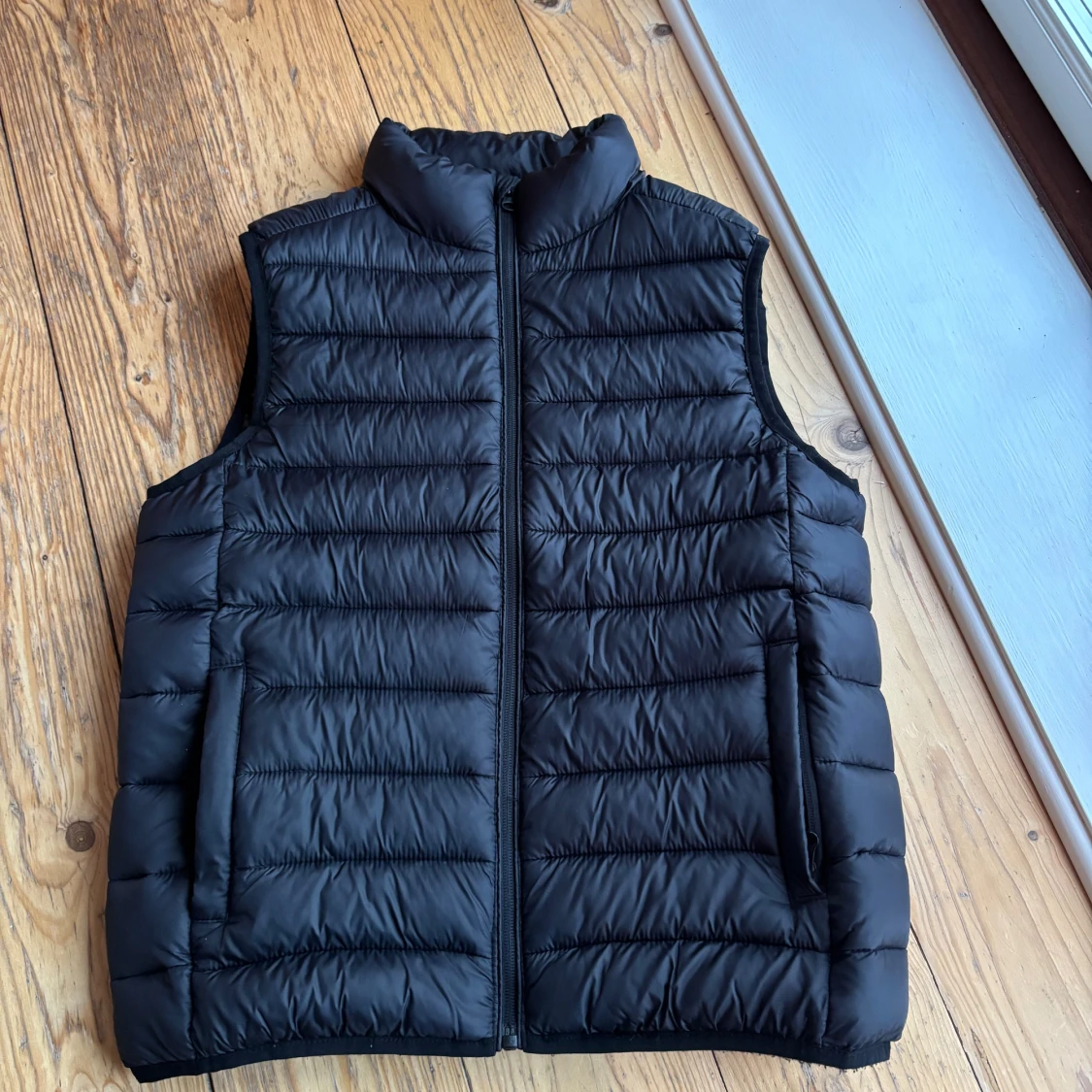 Svart väst från Mango