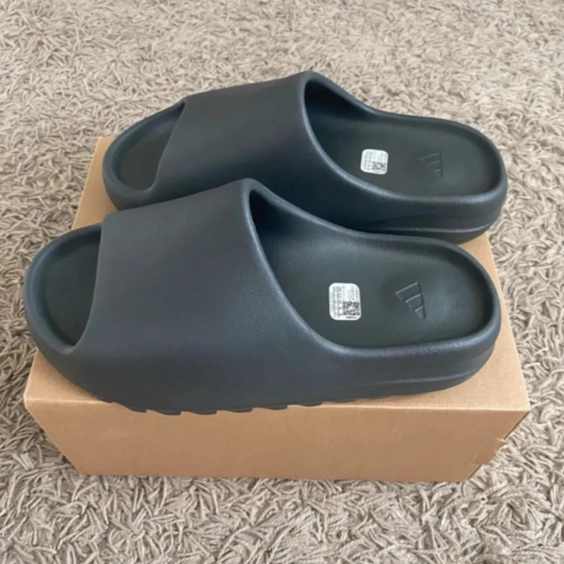 Yeezy Slides - 2