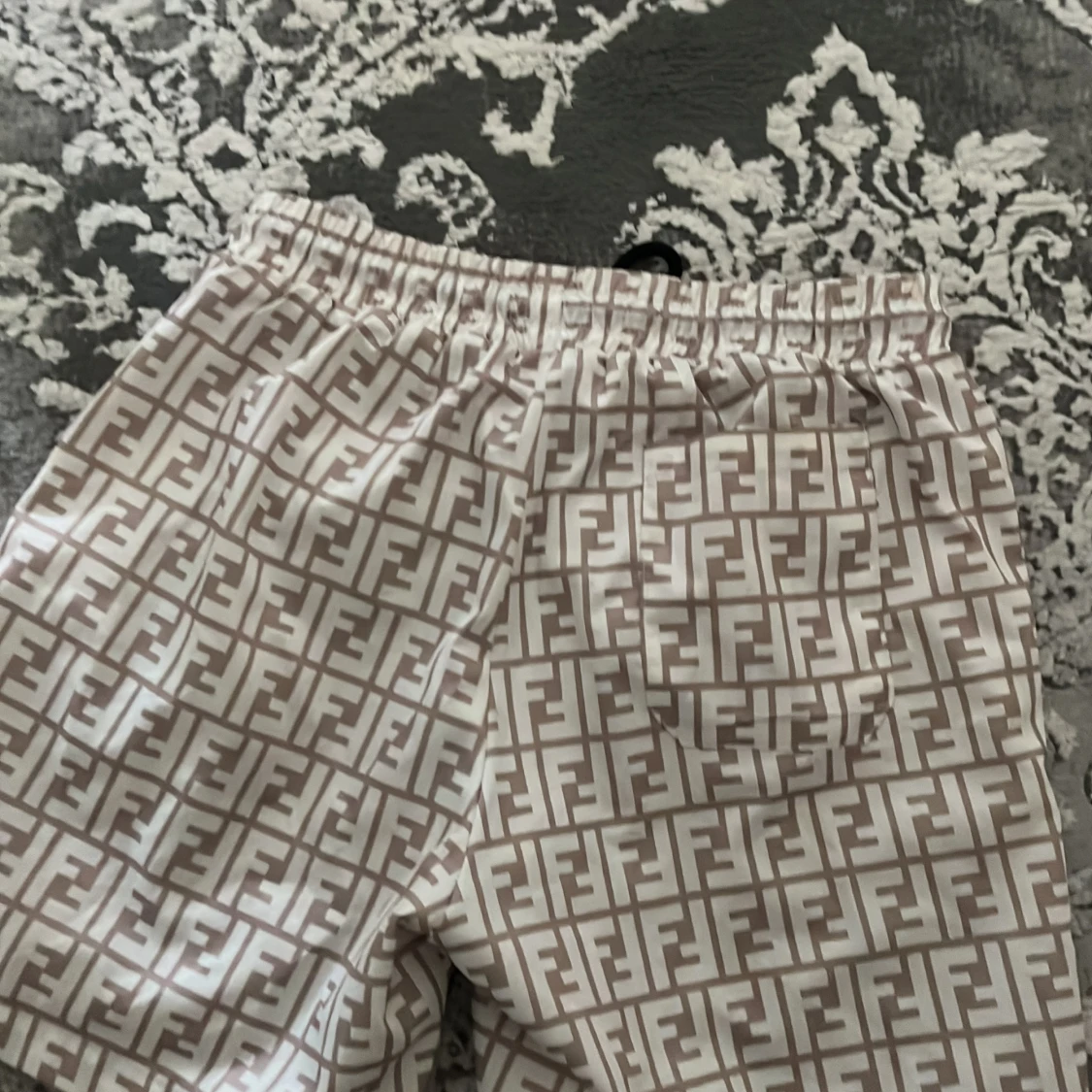 Beige Fendi shorts med FF-mönster - 4