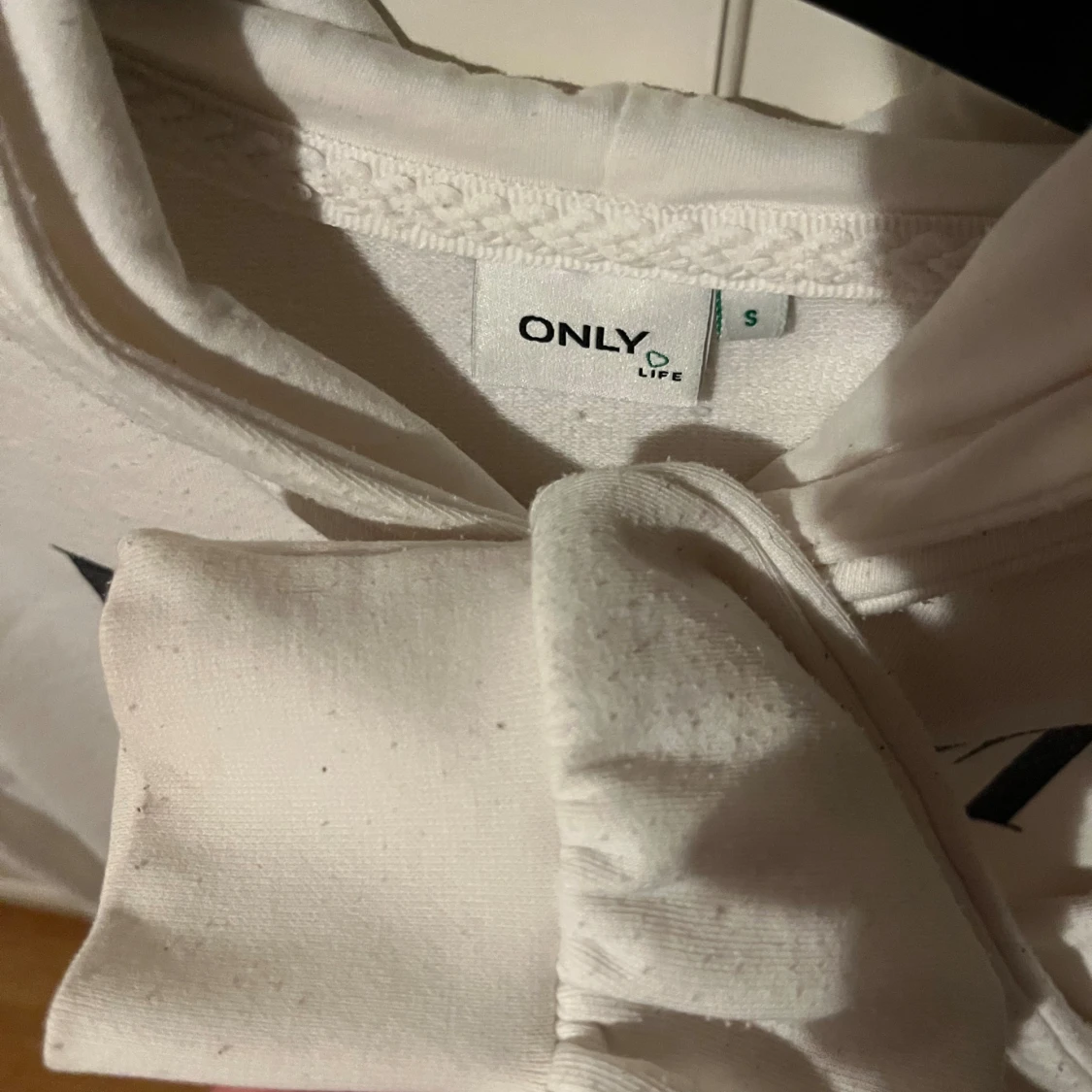 Vit hoodie med donut-tryck från ONLY - 2