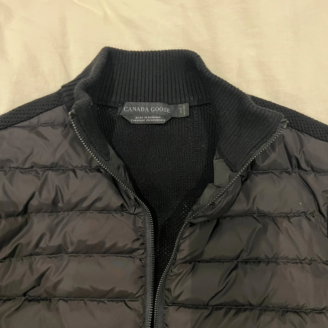 Svart cardigan från Canada Goose - 2