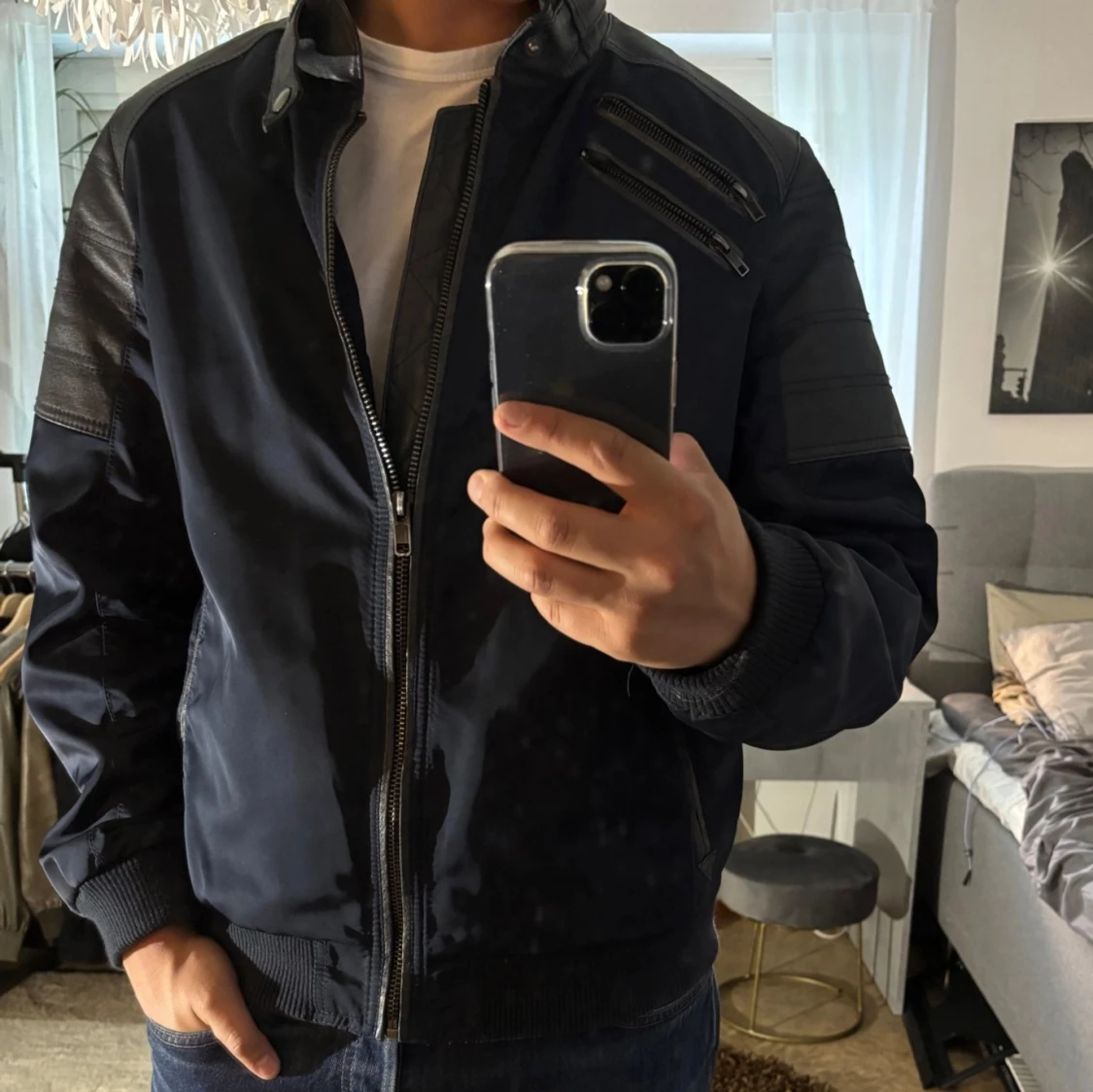 Mörkblå bomberjacka från Jofama