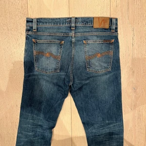 Nudie jeans  - Nudie jeans | Skick: 9/10 | Size - 31/32 (passar 30/32) | Fraktar via postnord eller instabox på köparens bekostnad | Hör av dig vid minsta fråga eller fundering