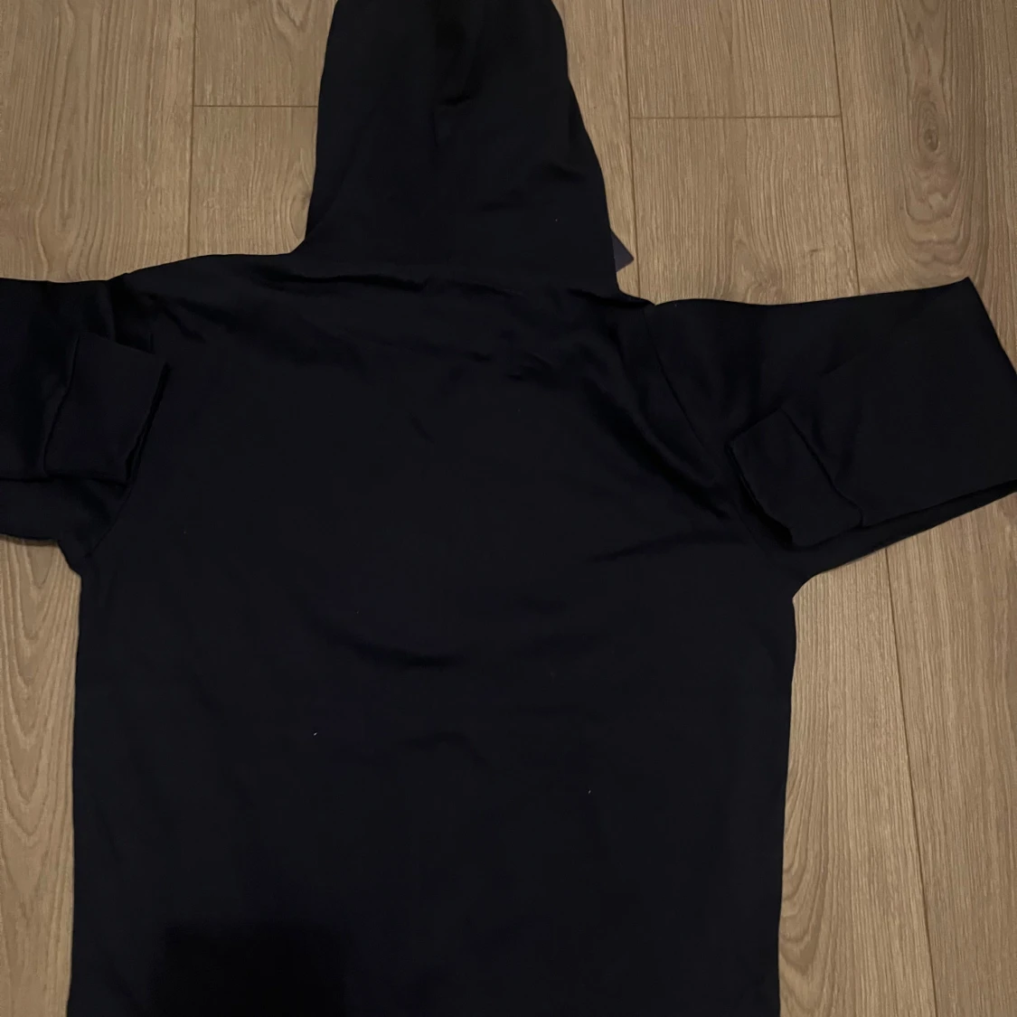 Mörkblå hoodie med häst  - 2