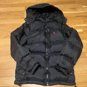 Ralph Lauren Jacka - Helt ny , endast testad Ralph Lauren jacka i size L, pris kan diskuteras⭐️