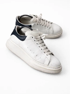 Alexander McQueen skor - •7/10 skick - ✅  •Storlek - 44📏 •Inkluderat - skor, box, dustbag👟 •Fraktar - inom 24h📦