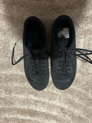 Dobbar  - Jag vill sälja dom för att jag har andra par dobbar dom är bra priset kan diskuteras!💞  Och är i storlek 38.5