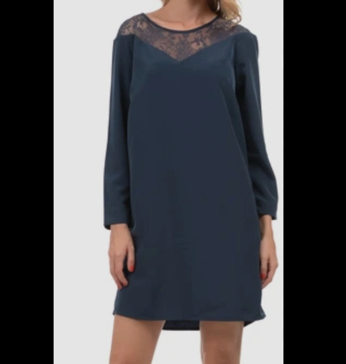 Snygg Marinblå klänning med spets i NySkick  - 5