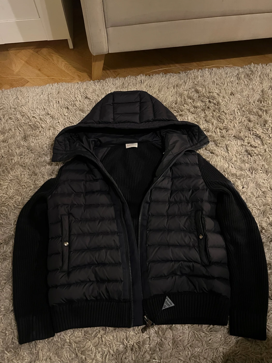 Svart Moncler pufferjacka med huva - 2