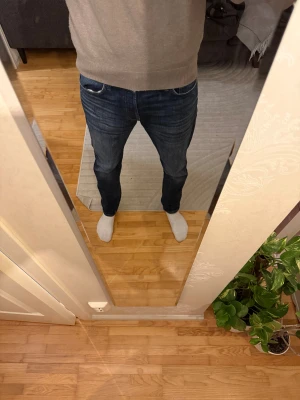 Jeans Jack and Jones - Sjukt snygga jeans från Jack and Jones. Köptes för kanske 3 månader sen! Jeansen är 33/36 i storleken. Nypris 899kr. 