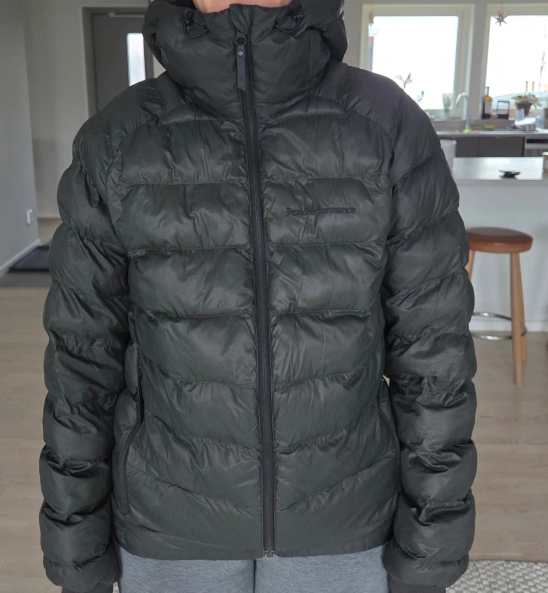 Mörkgrön  dunjacka från Peak Performance - 4
