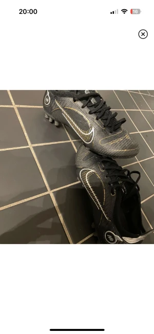 Nike mercurial elite - Säljer nu ett par Nike mercurial vapor 14.