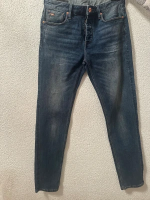 Emporio Armani Jeans - Till kille, storlek 31 . Helt nya oanvända och otvättade, men utan prislapp.