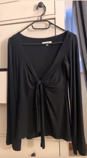 Fin topp ifrån dysign by si - Köpte förra året men de kommer ej till användning längre använd bara nån få gång 