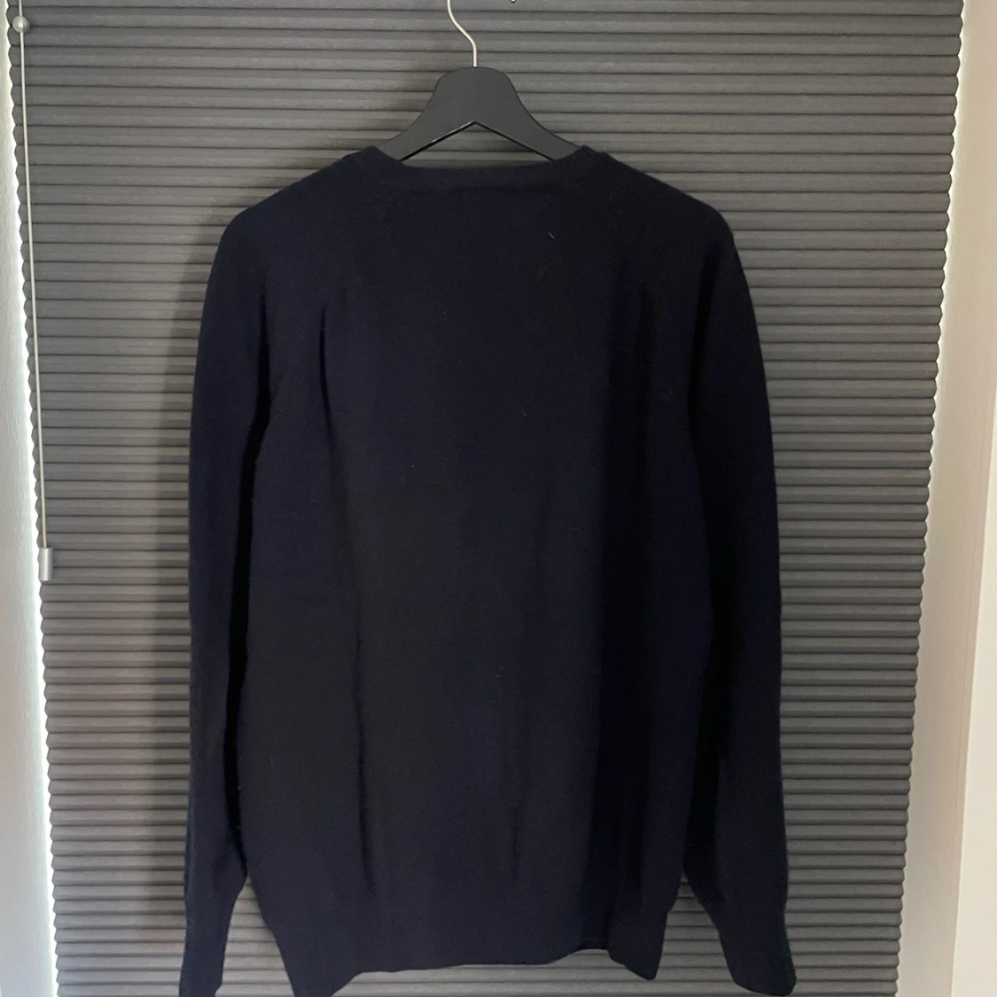 Marinblå ulltröja från Oscar Jacobson - 2