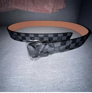 Bälte från välkänt märke  - Snyggt till allt 