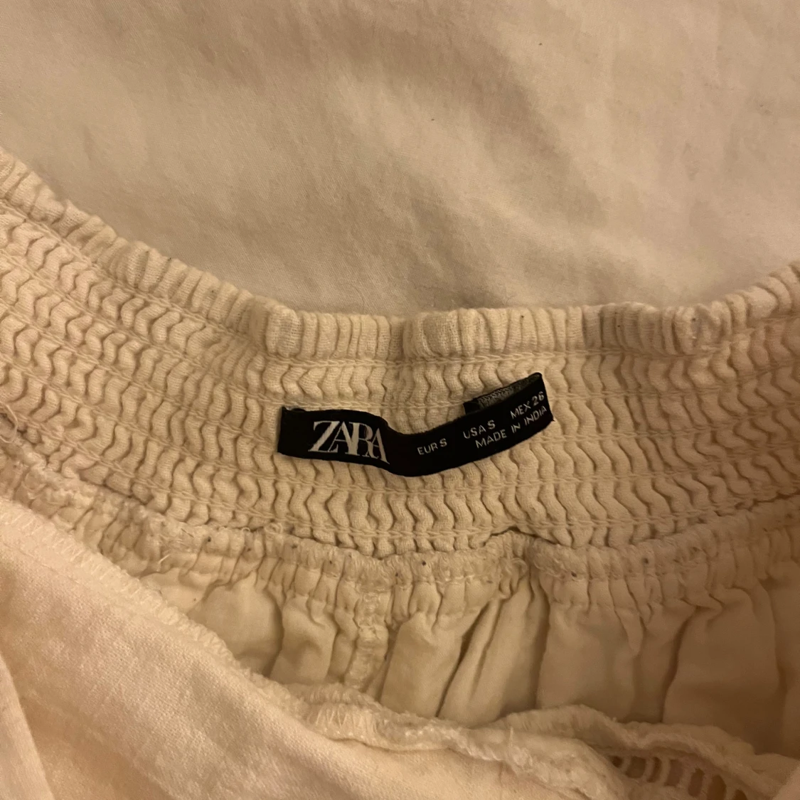 Vit volangkjol från Zara - 1