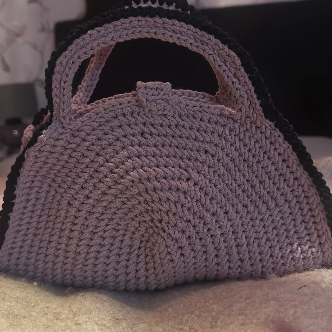 Handgjord rosa stickad handväska - 2