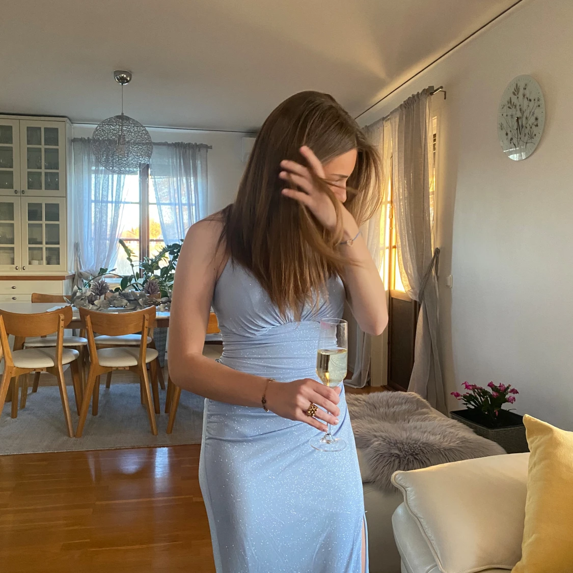 Ljusblå glittrig långklänning  - 2