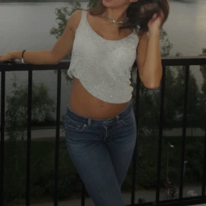 Glittrig linnetopp - Perfekt för festligheter. Endast använd 1 gg 💞