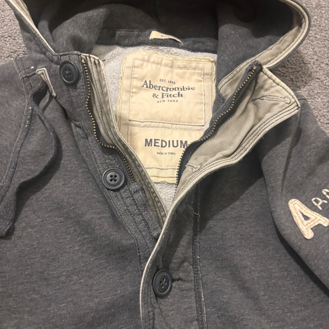 Mörkgrå Vintage Abercrombie & Fitch Cardigan  - 2