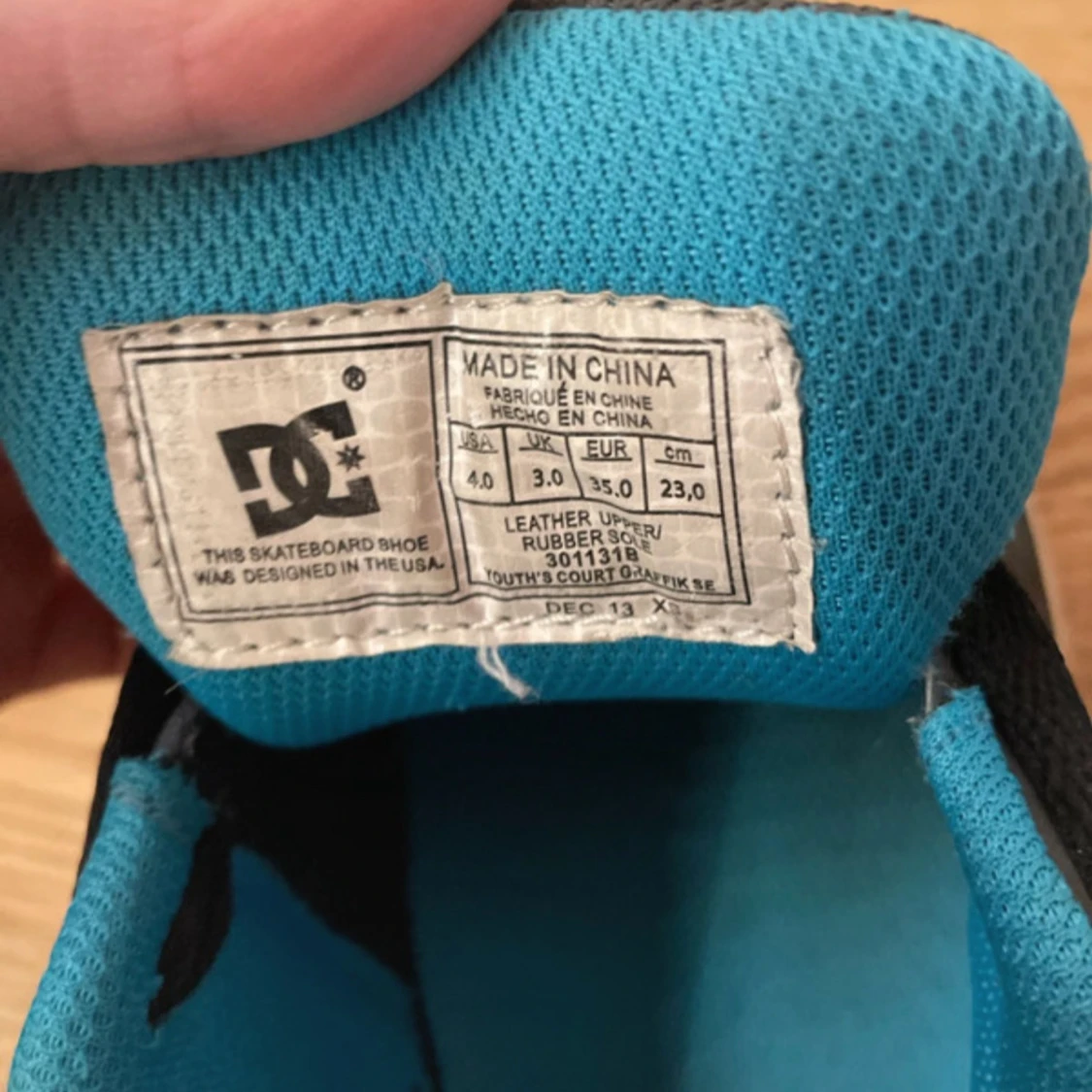 Vintage DC sneakers! - 4