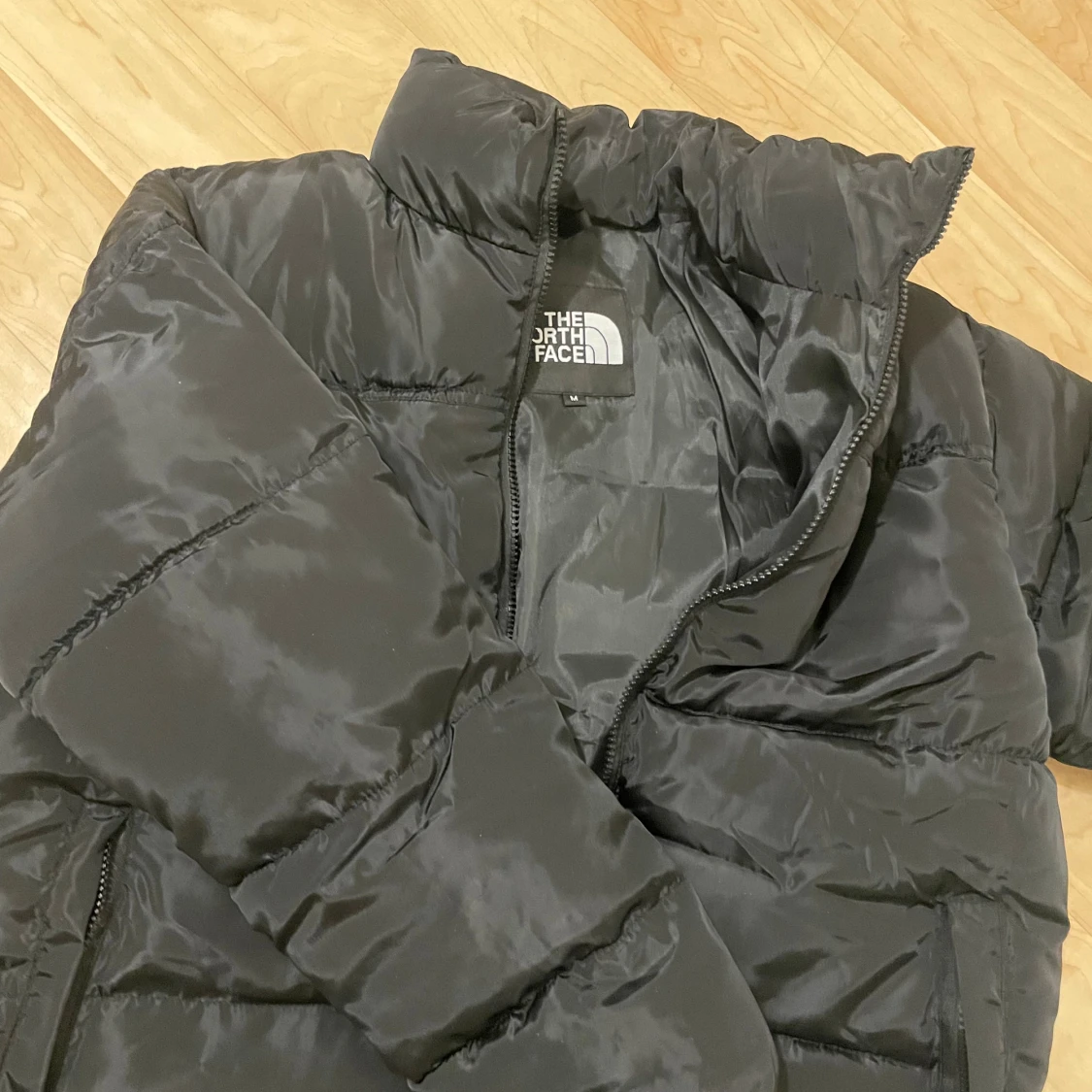 Svart pufferjacka från The North Face - 3