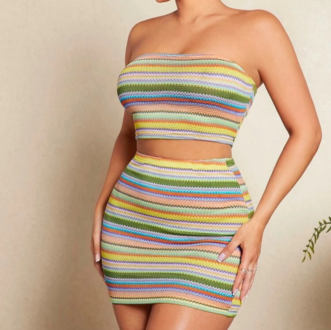 Färgglad stickad kortkjol - 1