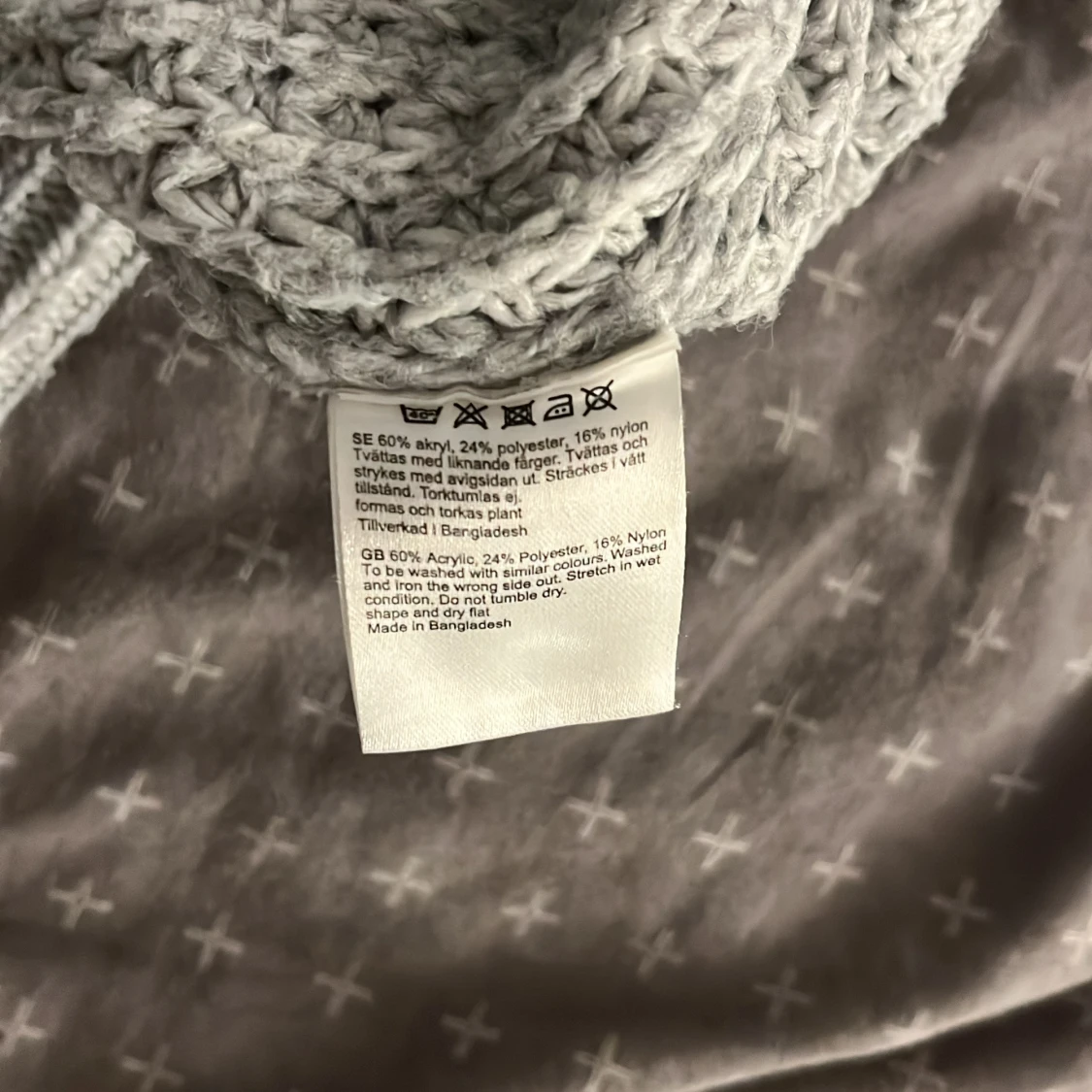 Grå stickad tröja från 157 - 3