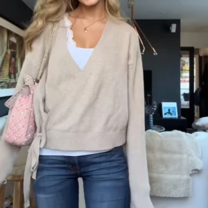 Omlott kofta  - Så snygg kofta knappt använd 