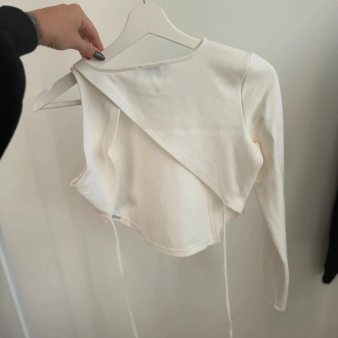 Festlig croptop med öppen rygg - 1