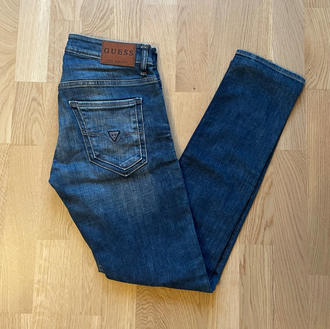 Mörkblå Guess Miami jeans W30 L32