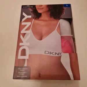 Sömnlösa BH 2 pack, DKNY, storlek L - Färger: Ljus grå och rosa I oöppnad förpackning.