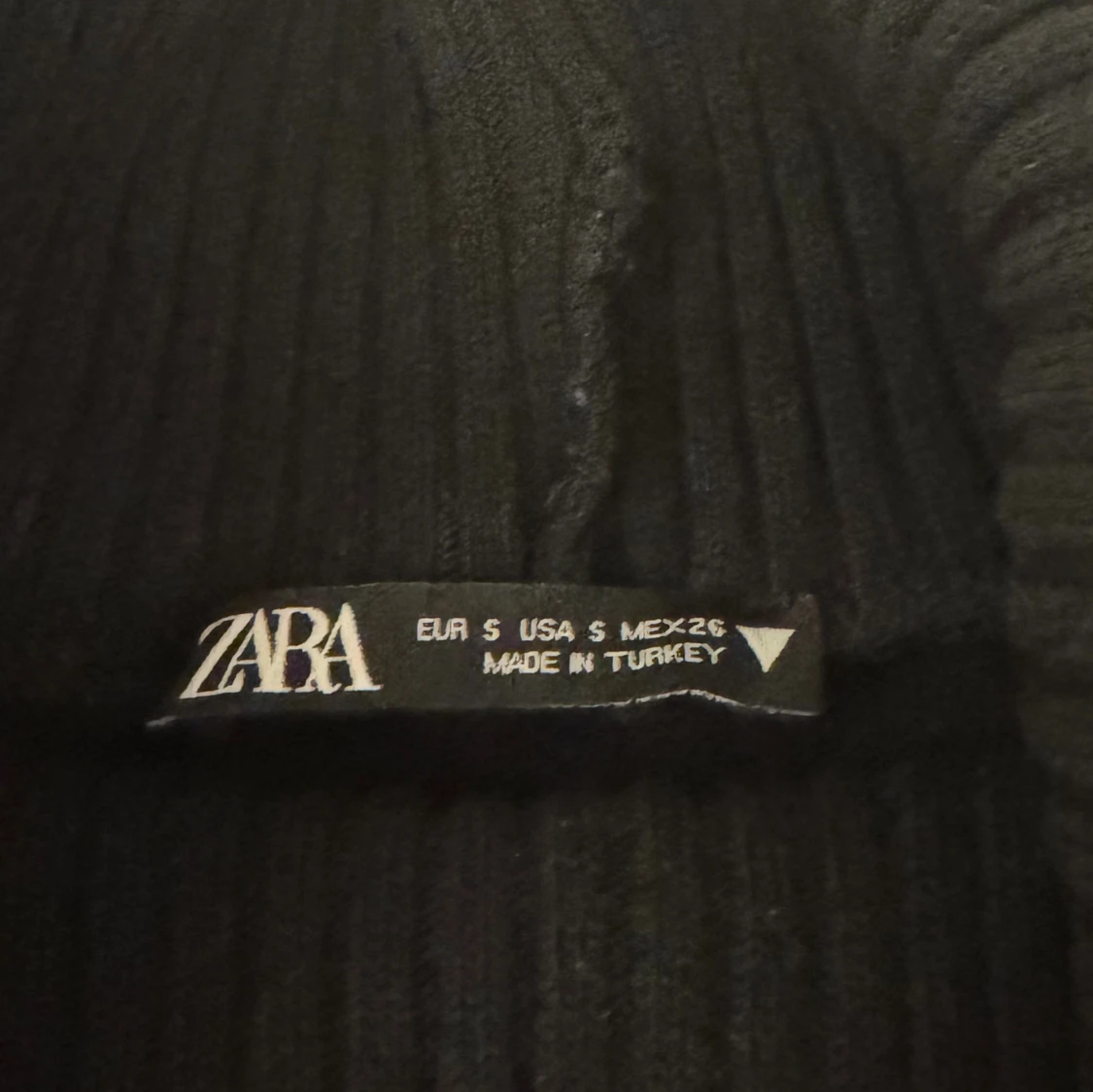Svart polotopp från Zara, S - 3