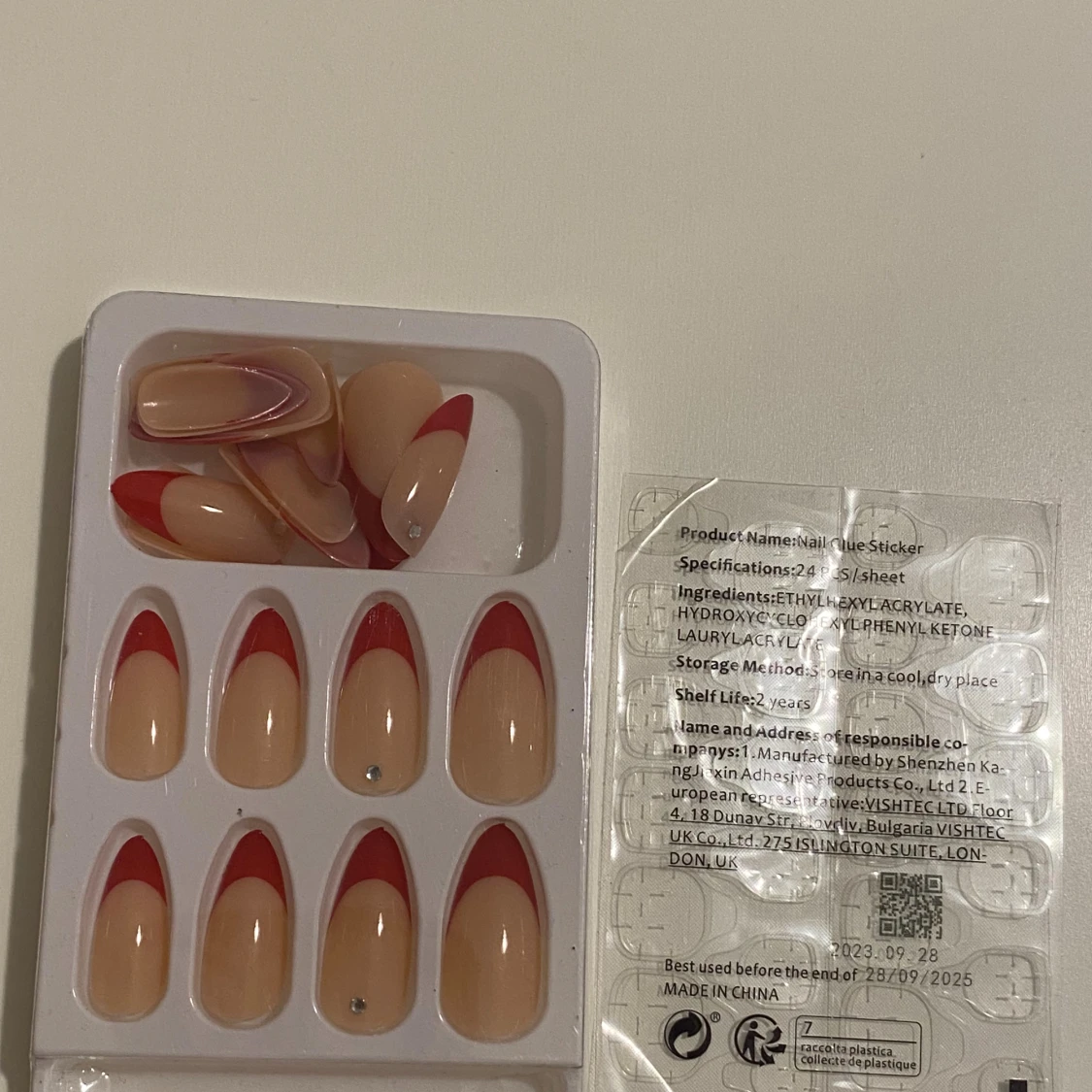 Röda franska tippar från VV Meijiaer - 1