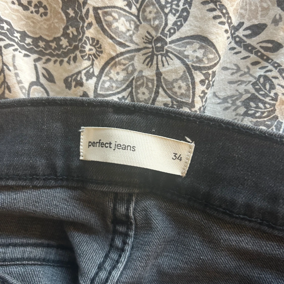 Svarta/gråa bootcut jeans - 2