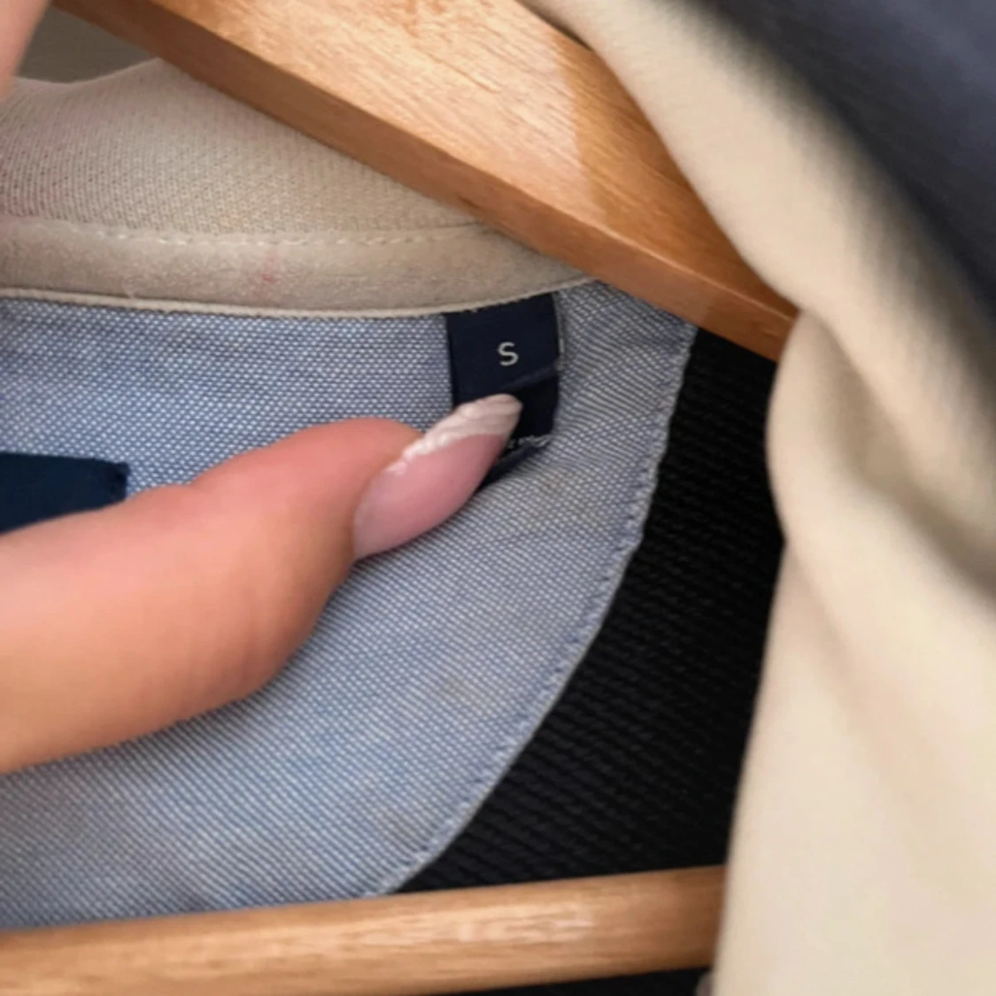 Mörkblå hoodie från GANT med dragkedja - 4