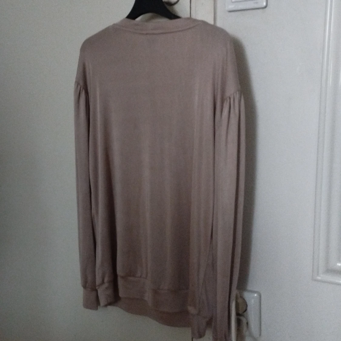 Beige långärmad tröja från Lindex - 1