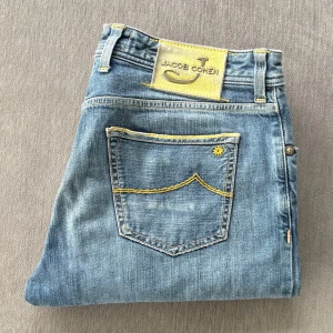 Jacob Cohën jeans LIMITED EDITION - Jacob Cohën Jeans Limited Edition | Storlek: 32 | Modell: 620 | Mått: W44, L109cm | Nypris: ca 7000kr | ActiveResell