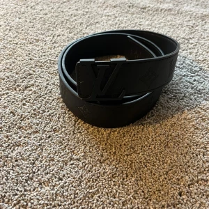 LV bälte - Helt ny & Oanvänd ✔️ Storlek: 115cm 📏 Skickas inom 1 dag 📦  Kontakta gärna för mer info 😊
