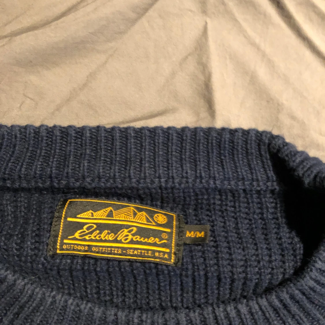 Mörkblå stickad tröja från Eddie Bauer - 1