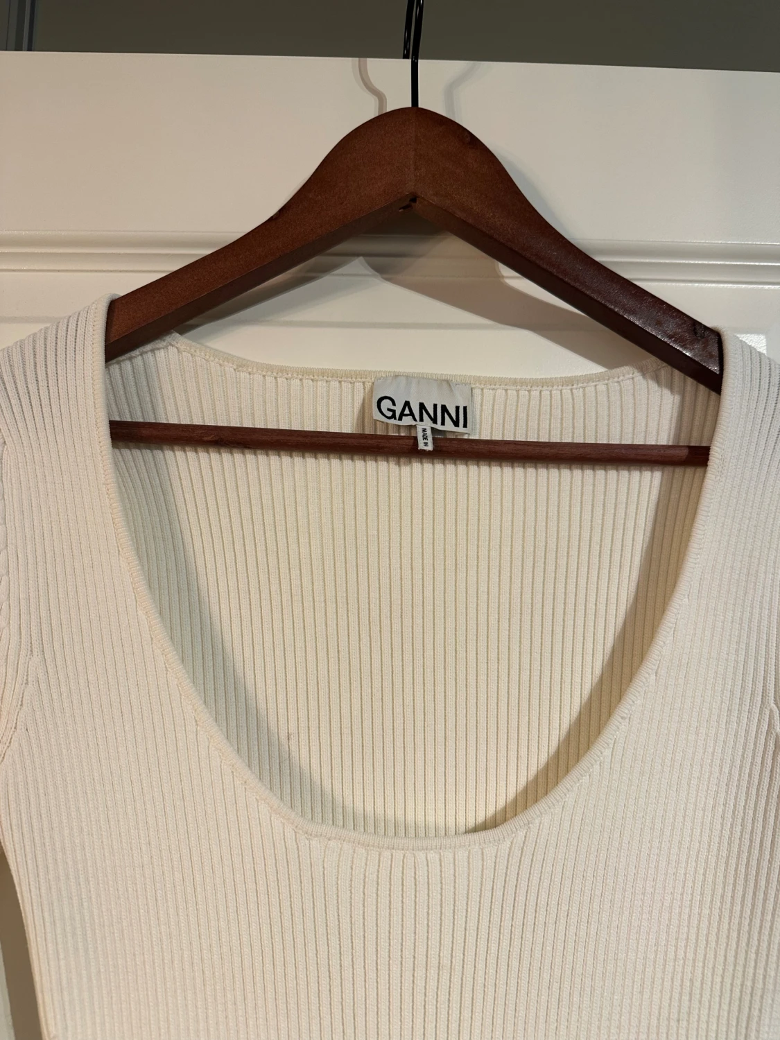 Vit ribbad långklänning från Ganni - 2