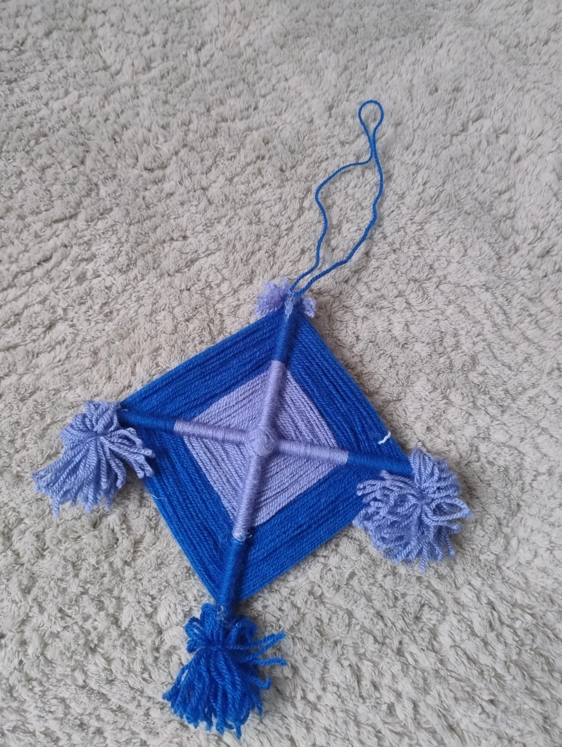Blå handgjord drömfångare i garn - 1