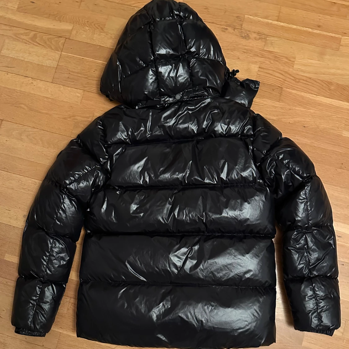 Svart pufferjacka - 1