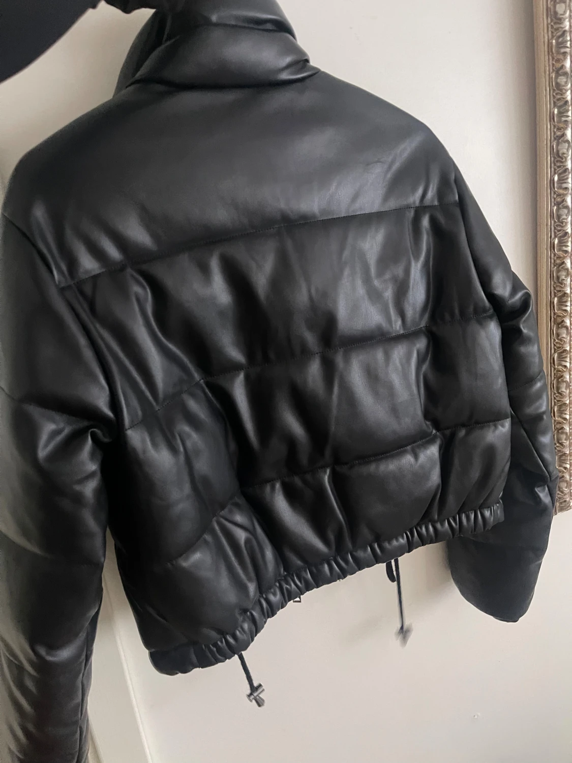 Svart croppad jacka  - 1