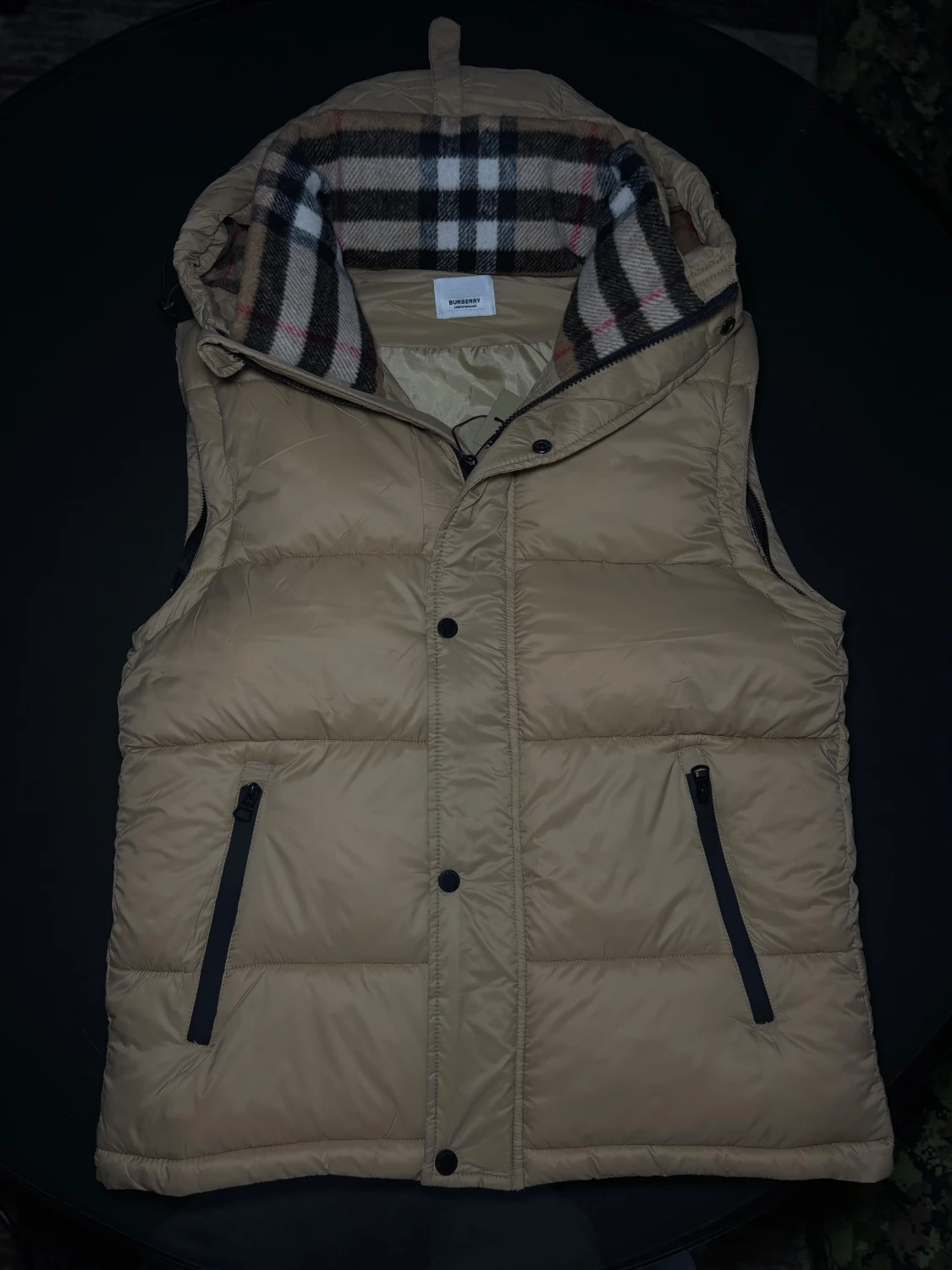 Beige pufferväst från Burberry - 3