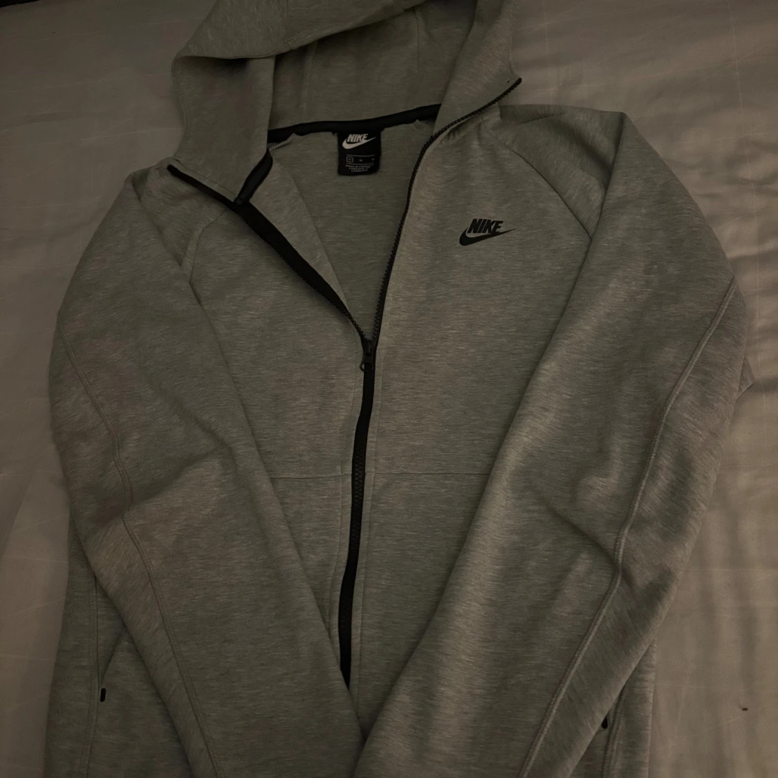 Nike tech fleece hoodie med dragkedja