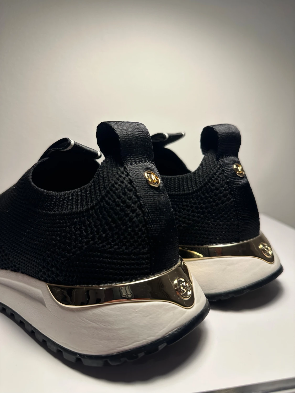 Svarta slip-on sneakers Michael Kors - 4